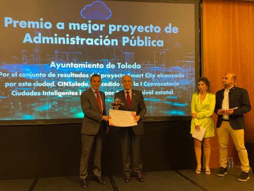 Entrega premio de COITT a ayuntamiento Toledo