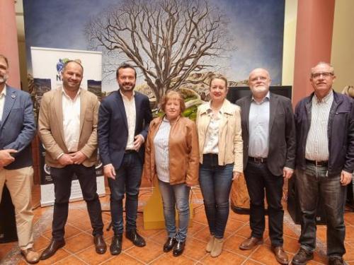 Consejero de Desarrollo Sostenible, José Luis Escudero, director general de Cohesión Territorial, Alipio García; delegada de Desarrollo Sostenible en Albacete, Llanos Valero, alcalde José Antonio Gómez Moreno